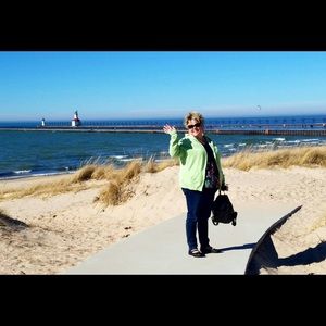 Meet your Posher, Vvicki